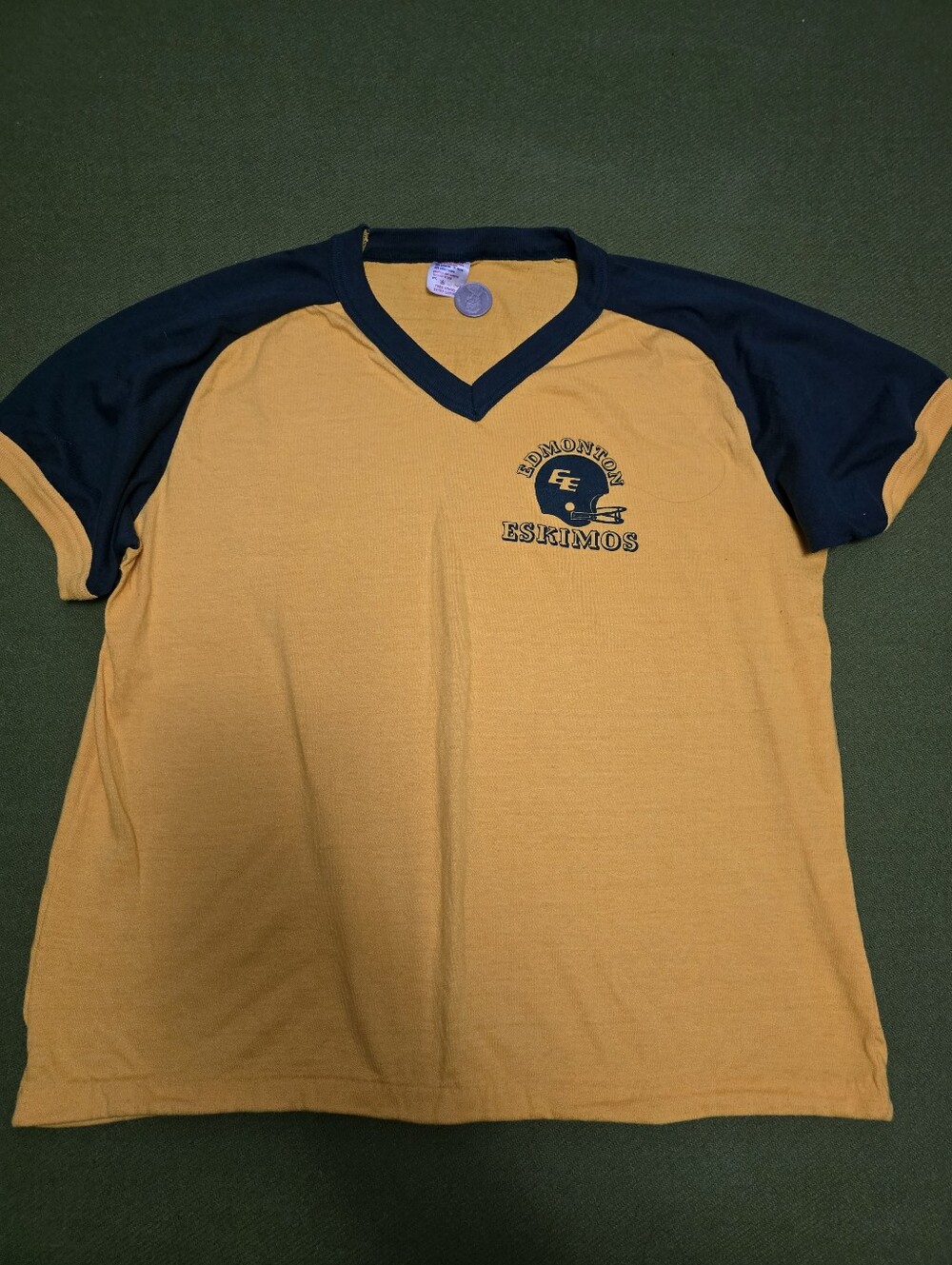 Edmonton Eskimos Vintage V-Neck Raglan T-Shirt - Gold & Green
